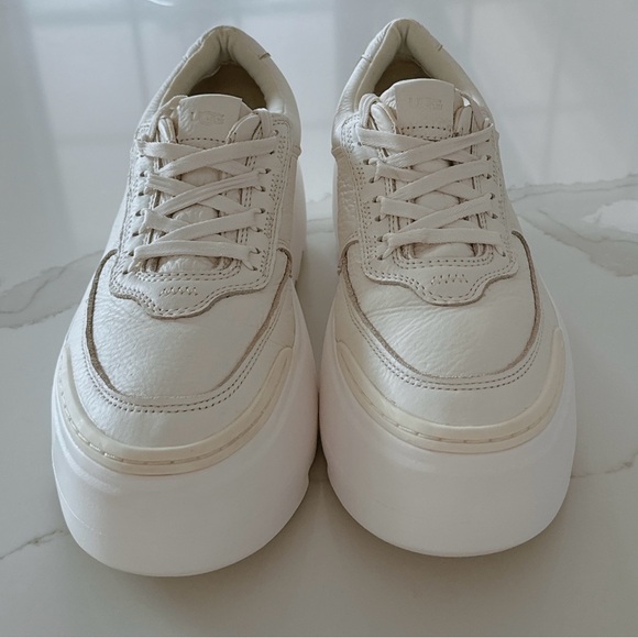 Women's UGG Lifestyle Shoes Low-top Marin Mega Lace White Size 9 - Picture 3 of 8